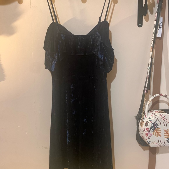 Velvet Dress - Picture 3 of 3